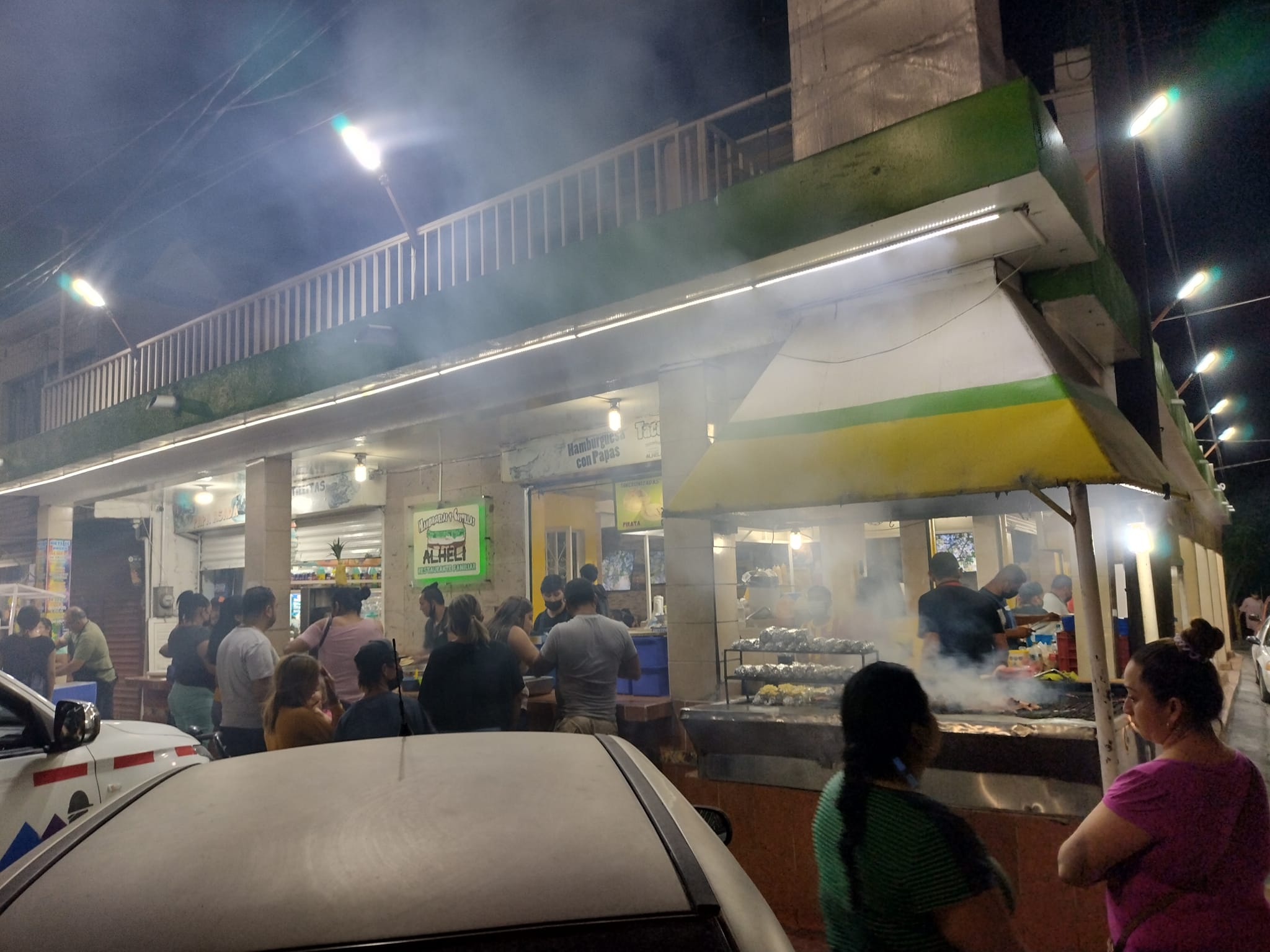 Hamburguesas y costillas Alehli