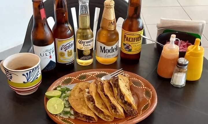 Tacos y consome los bañados