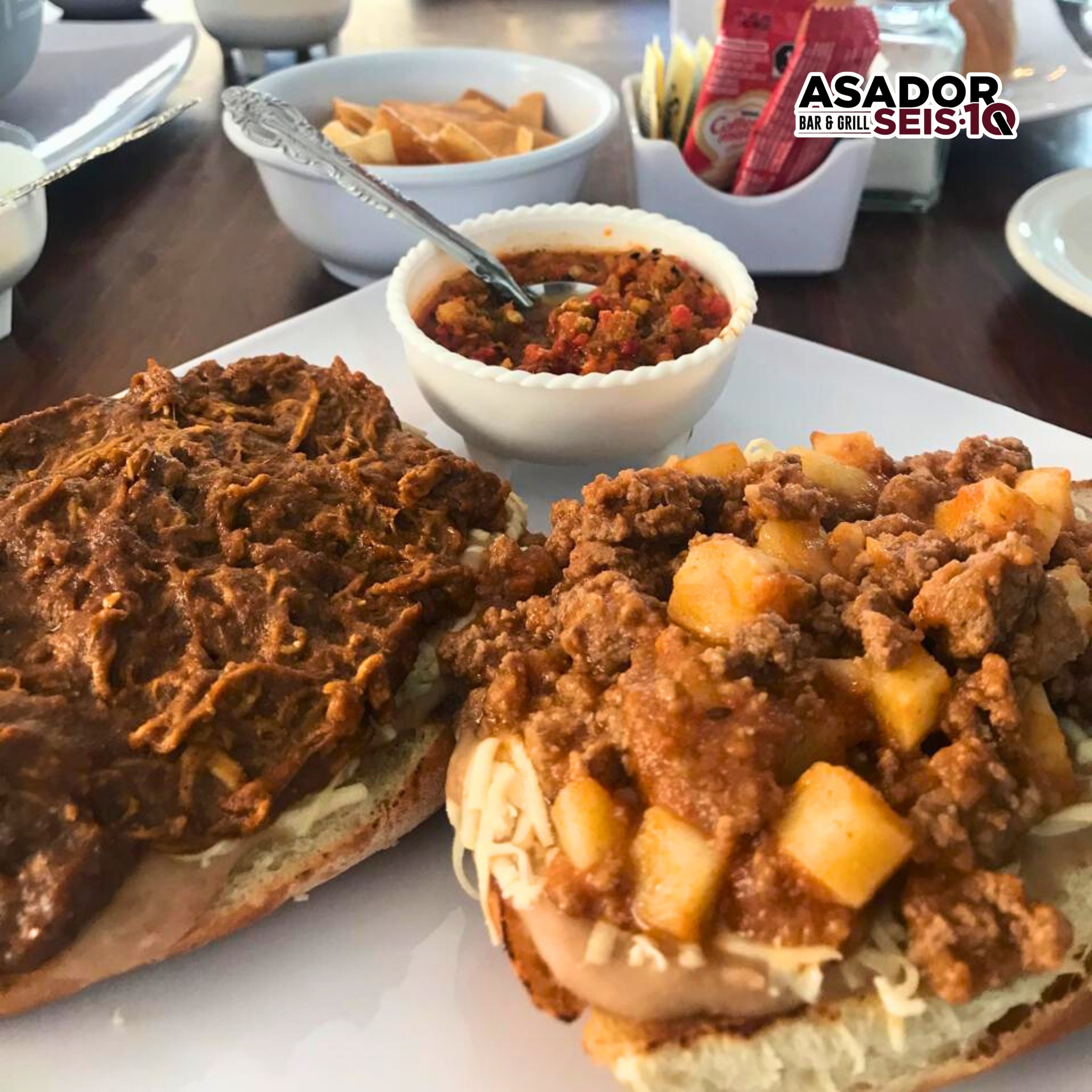 Asador SEIS10 Grill Bar